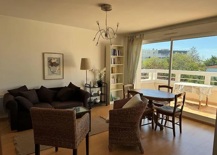 : 47m², Balcon, Parking Privé, Ascenseur - Fr-1-738-48 Apartamento