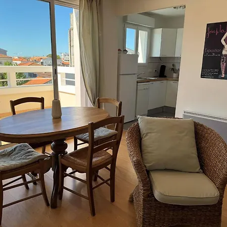 Royan : Appartement 47m², Balcon, Parking privé, Ascenseur - FR-1-738-48 Appartement