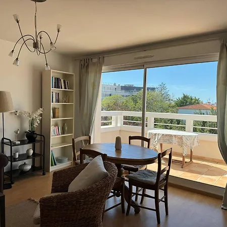 Royan : Appartement 47m², Balcon, Parking privé, Ascenseur - FR-1-738-48 *