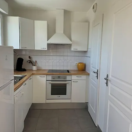 Royan : Appartement 47m², Balcon, Parking privé, Ascenseur - FR-1-738-48 * Royan