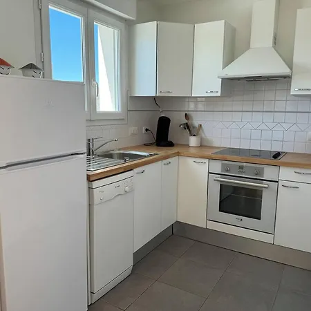 Royan : Appartement 47m², Balcon, Parking privé, Ascenseur - FR-1-738-48 Apartment