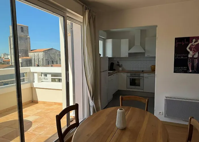 Apartment : 47m², Balcon, Parking Prive, Ascenseur - Fr-1-738-48